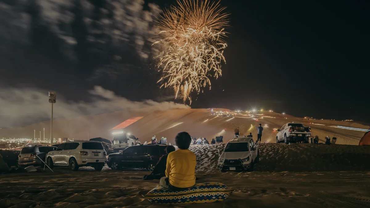 Liwa festival returns to UAE’s tallest dune: Free entry , fireworks , camping and more .